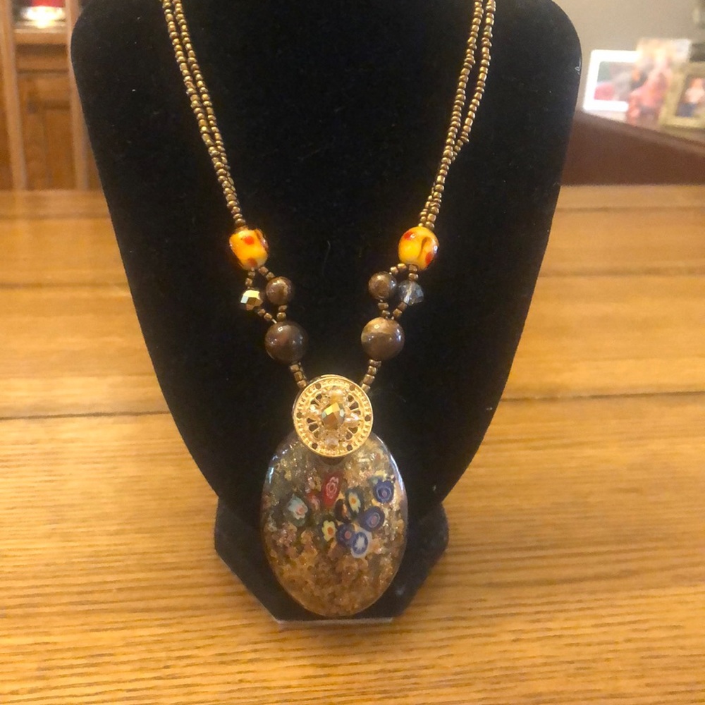 Vintage Costume Jewelry Necklace Gold Tones Glass Beads Bronze Estate Fi…